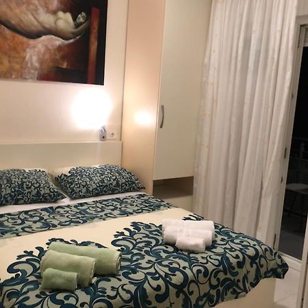 Apartment Brigite Rovigno Esterno foto