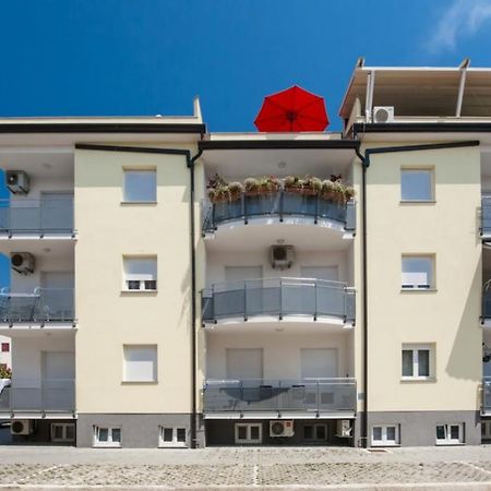 Apartment Brigite Rovigno Esterno foto