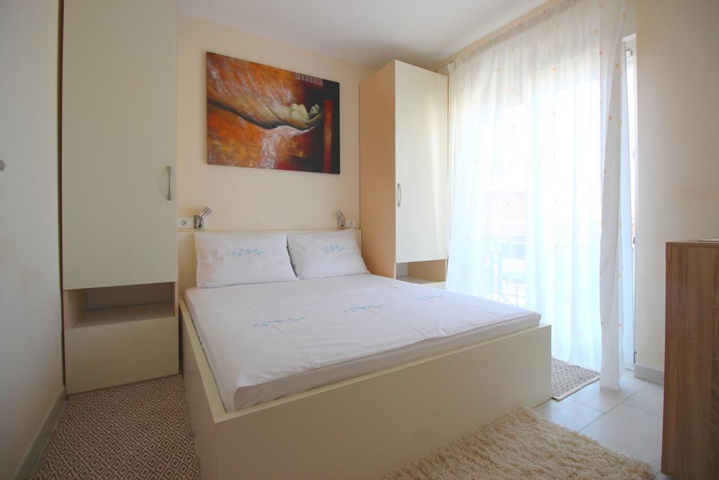 Apartment Brigite Rovigno Esterno foto