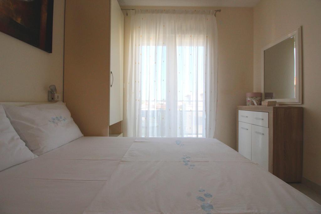 Apartment Brigite Rovigno Esterno foto