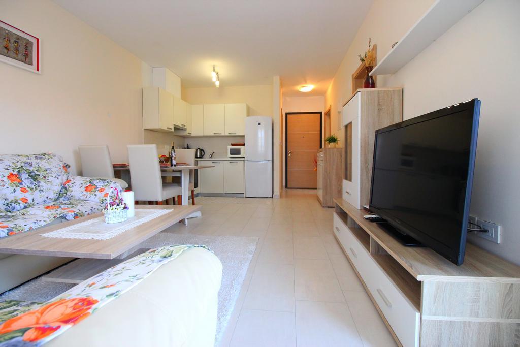 Apartment Brigite Rovigno Esterno foto